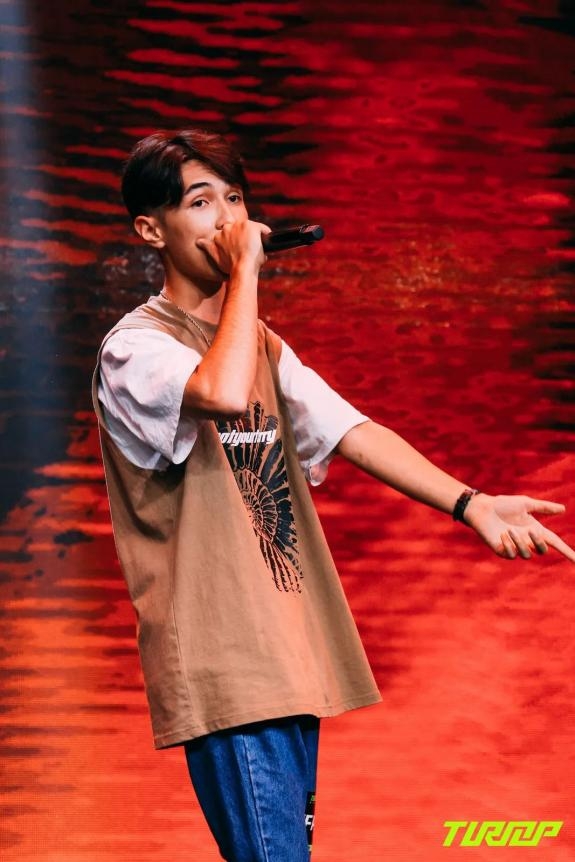 乐鱼体育 尼斯训练开放日,今夜扳平良机引欢呼,西甲在即,球探报告显示潜力